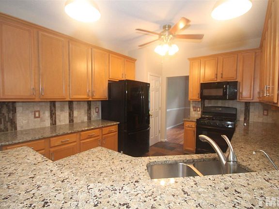 3rd image of 404 Somersview Dr