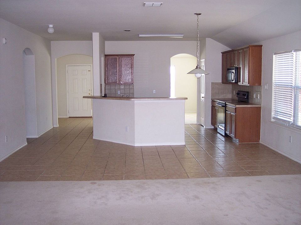Kitchen/Bar/Breakfast