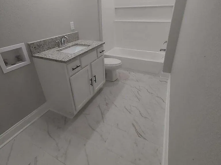 400 S Granger St #B — Photo 7