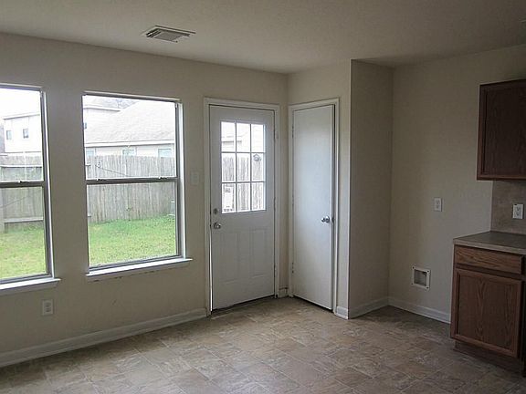 5th image of 15319 Hensen Creek Dr