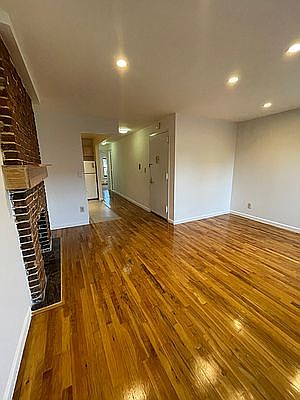 3rd image of 103 Jefferson Ave #3