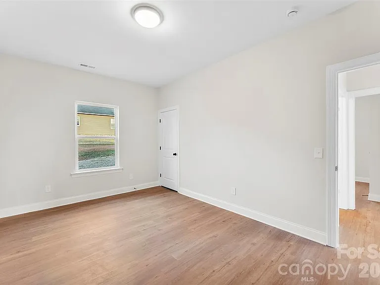 1558 7th Avenue Dr SW — Photo 29