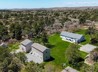 11 Oak Ln, West Tisbury, MA 02575