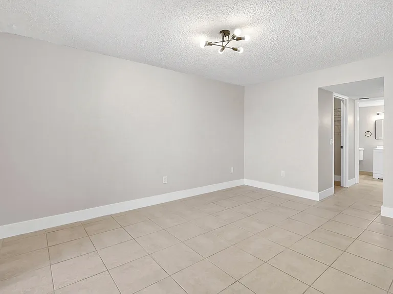 800 Independence Dr #800F — Photo 6