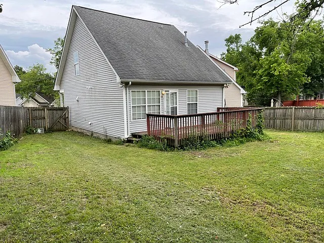 522 Bellmore Pl — Photo 2