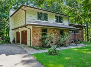 69 Van Orden Rd W, Newfoundland, NJ 07435