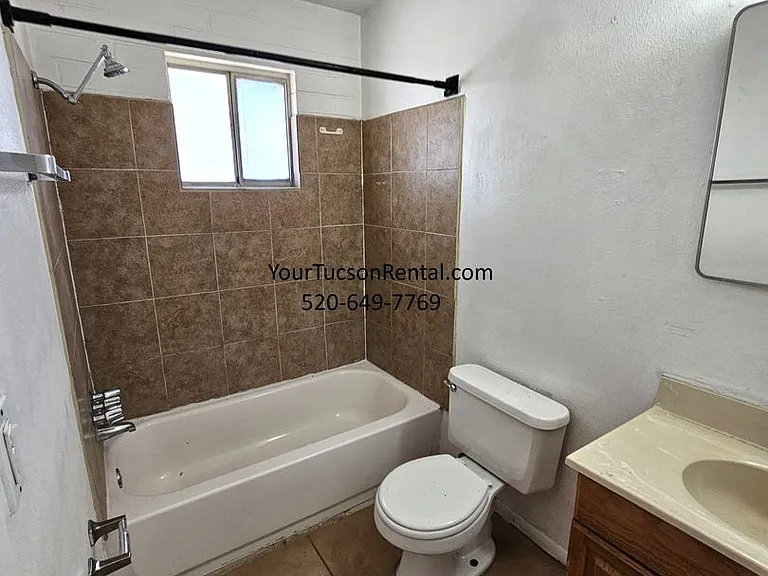 Arlington Commons - 4530 E Pima St Near Swan Road — Photo 14
