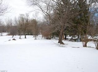 9173 Valley View Rd, Macedonia, OH 44056