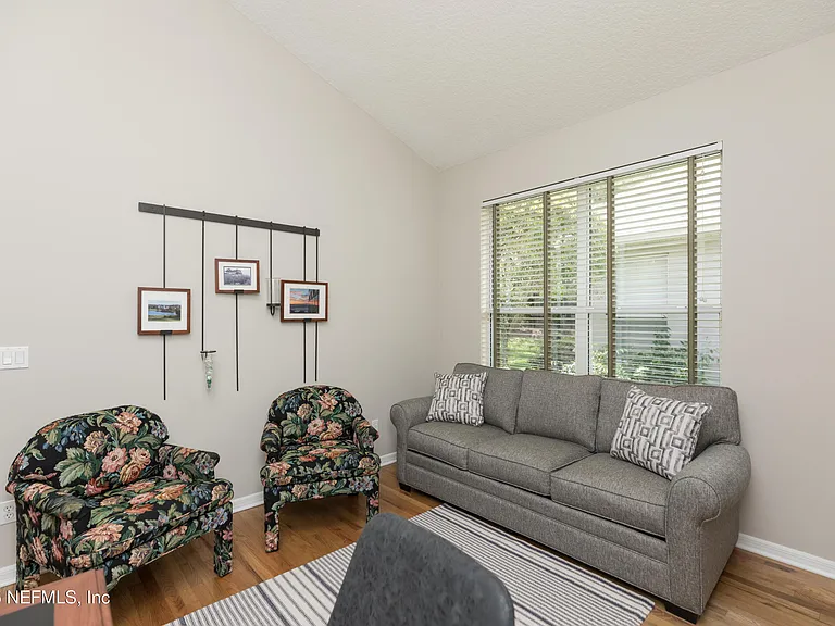 212 Island Green Dr — Photo 23