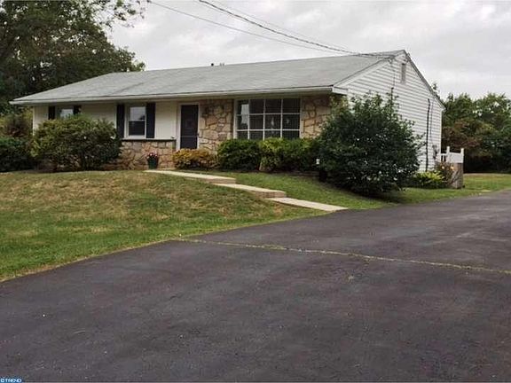 4th image of 9 Dogwood Ln