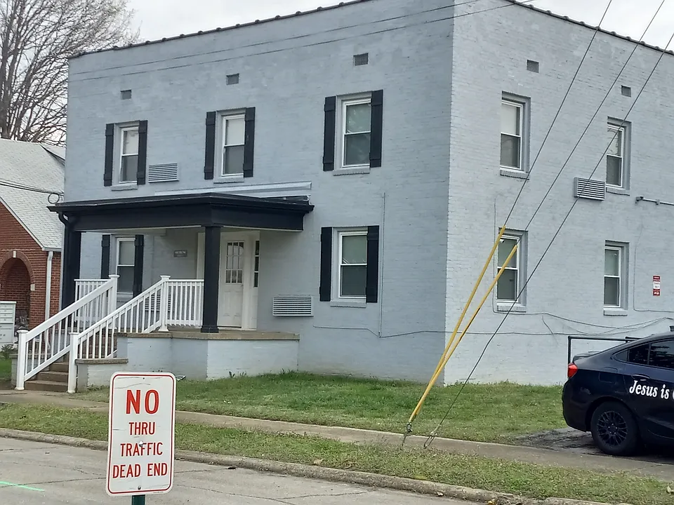 440 Trunk St NE #5