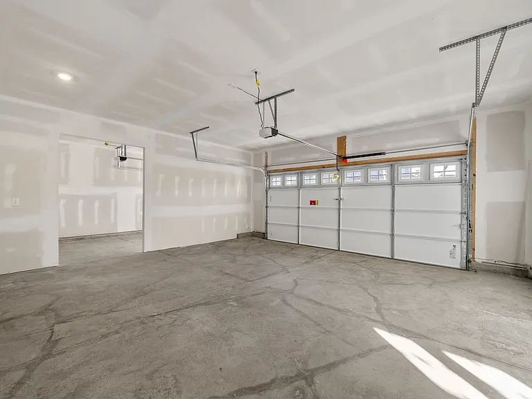 887 Bur Oak Ct — Photo 34