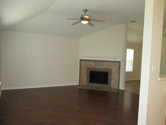 4th image of 719 Rock Springs Dr