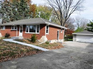 6N761 Pine St, Bensenville, IL 60106