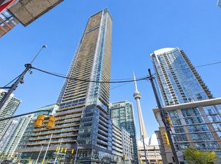 1 Concord Cityplace Way #5702, Toronto, ON M5V 0X3