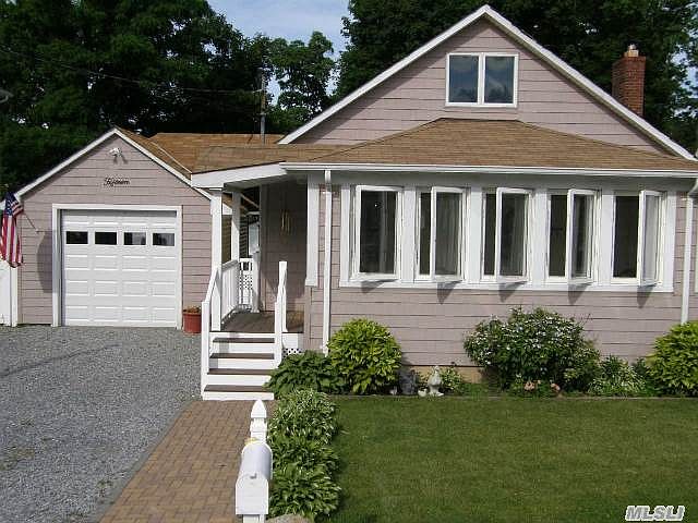 1st image of 15 Montauk Ave