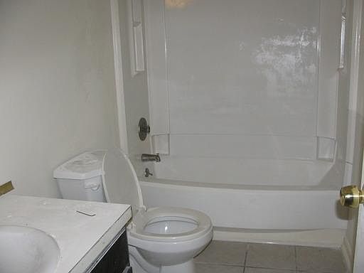 5th image of 7812 Park Vista Cres