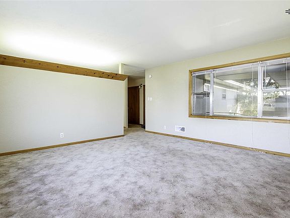 3rd image of 1404 W 17th Ln