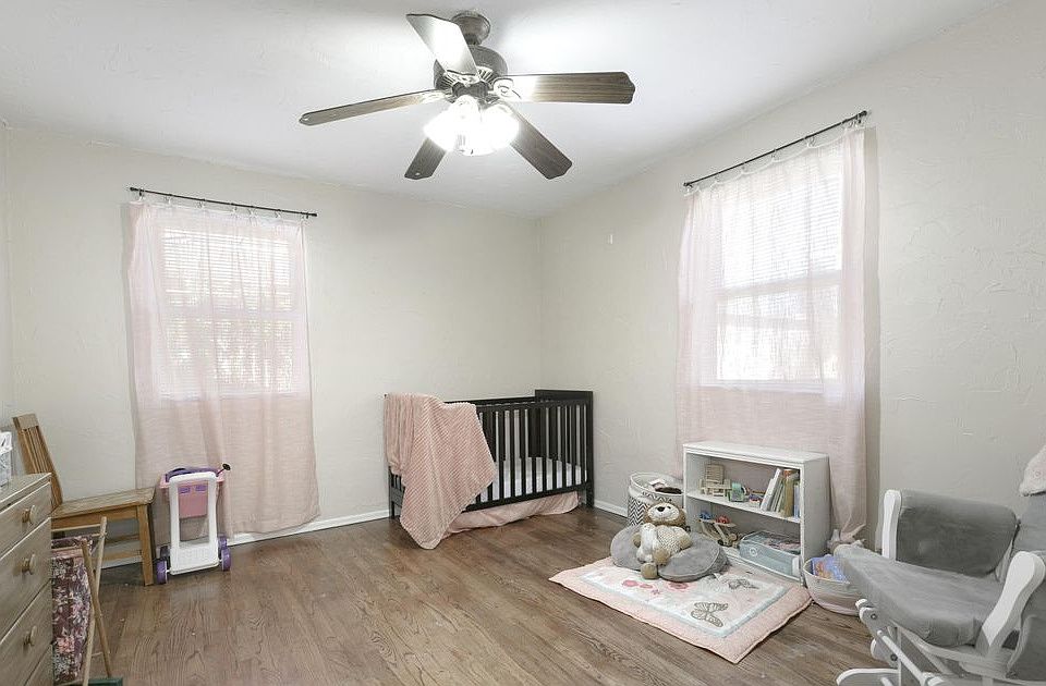 1st image of 17 Chicago Ave #2
