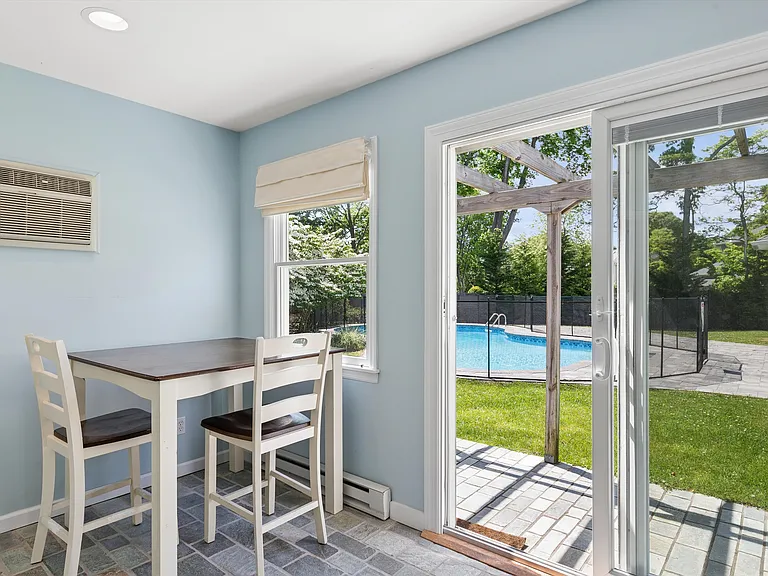 8 Country Ln — Photo 25