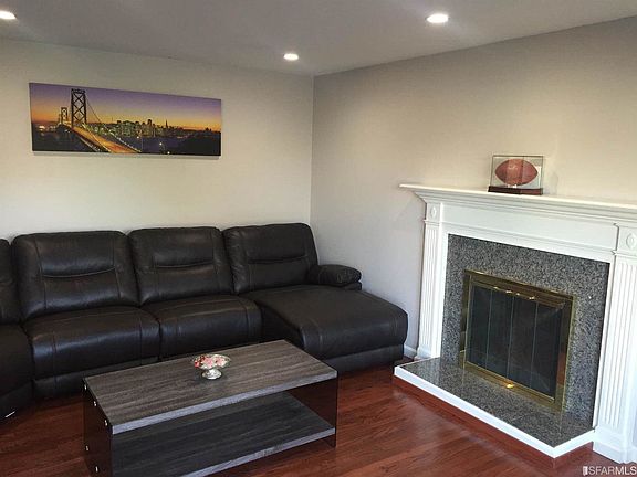3rd image of 2970 Fleetwood Dr