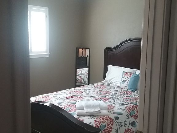 3rd image of 4614 Woodfield Dr