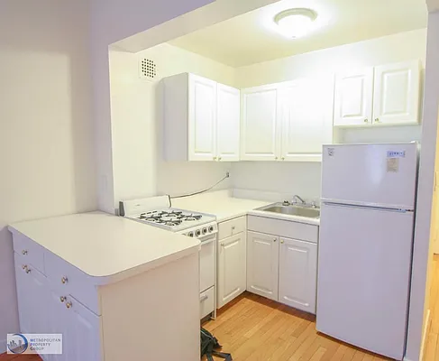 Rented by Metropolitan Property Group | media 3