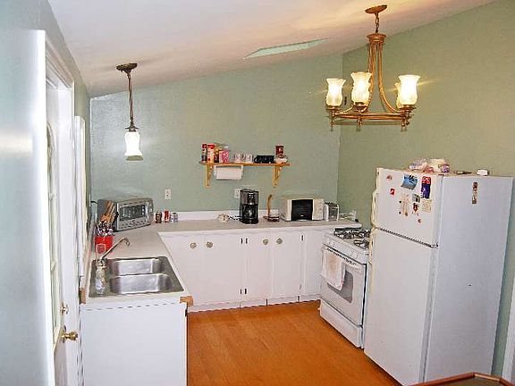 2nd image of 54 Mason Ln