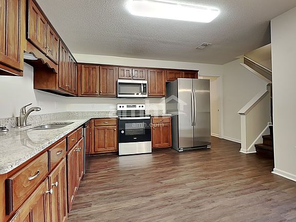 3rd image of 1900 Roy Dr