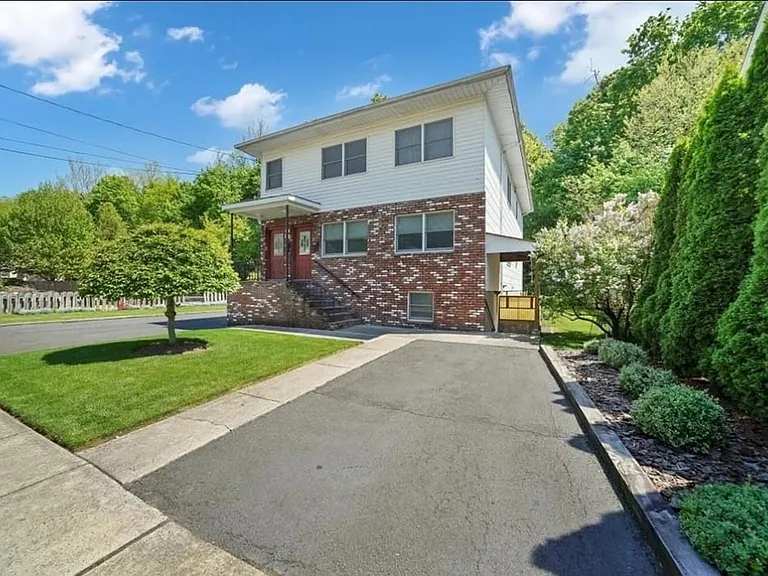 22 Riverside Dr #2 — Photo 5