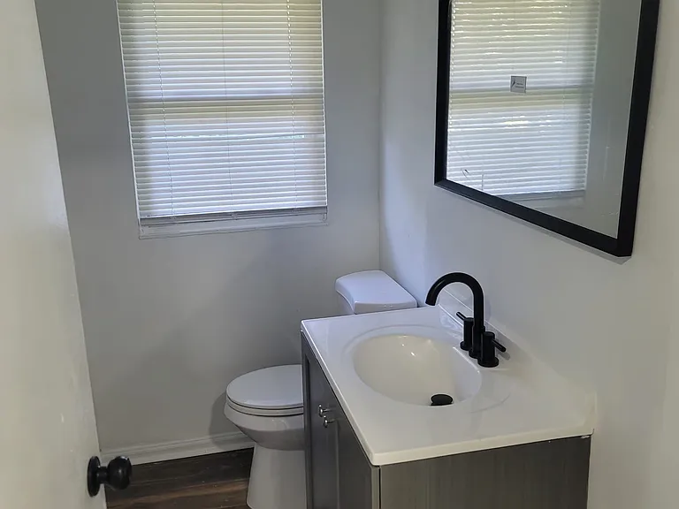 10038 Hawkins Ct — Photo 4