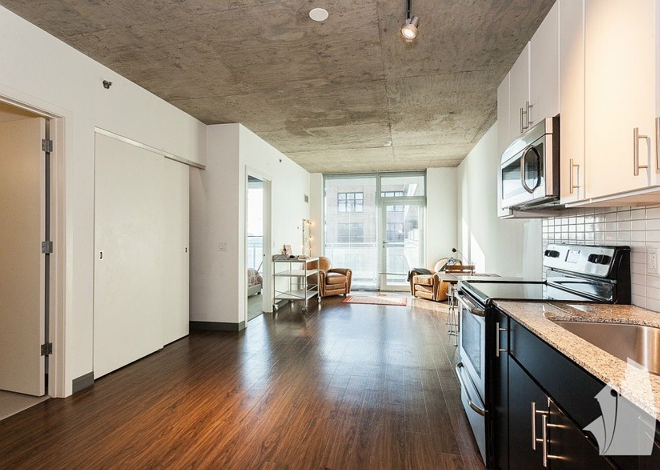 1st image of 600 W Jackson Blvd #813
