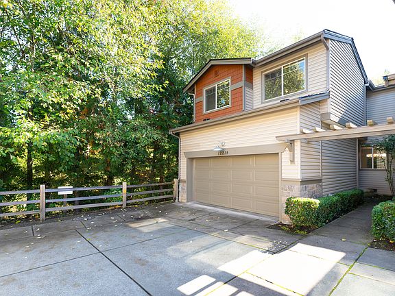 2nd image of 12215 NE 103rd Ln