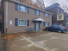 235 Singer Ave, Mc Kees Rocks, PA