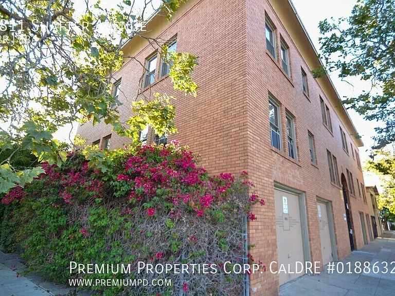 3811 Shafter Ave — Photo 14