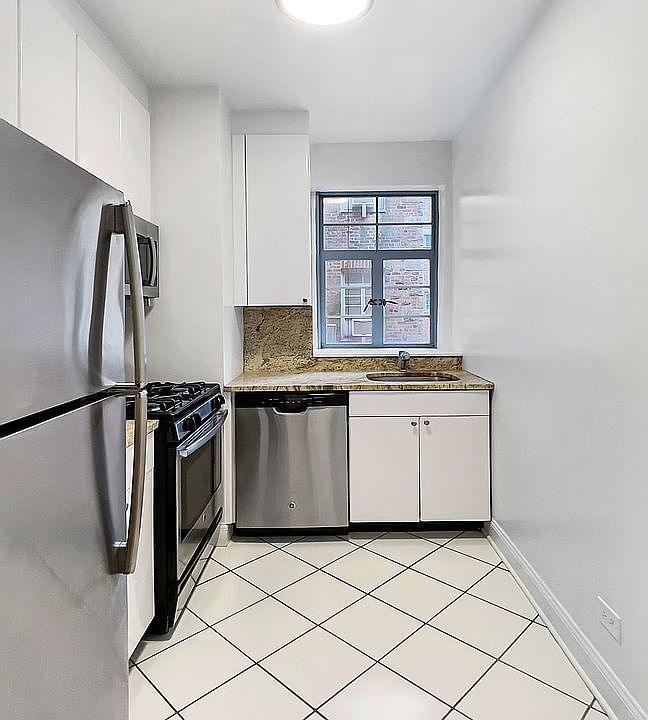 1st image of 150 Greenway Ter APT 45W