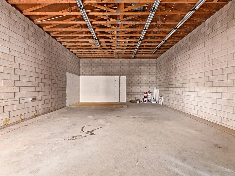 2817 N 29th Pl — Photo 33