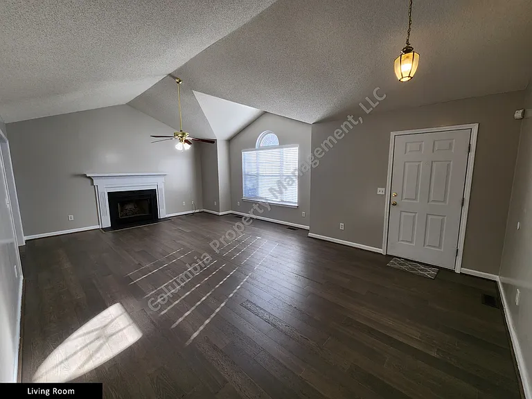 308 N Lake Pointe Dr — Photo 3