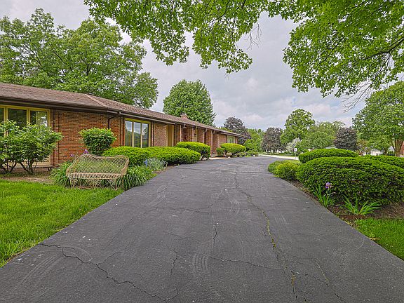 2nd image of 9 Camelot Dr