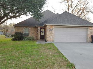 6601 Val St, Groves, TX 77619