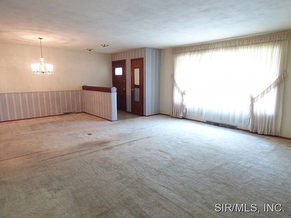 3rd image of 47 Villa Dr