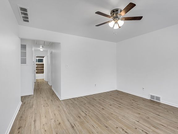 3rd image of 11076 Essex Ave