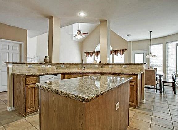 5th image of 3008 Dove Creek Ln