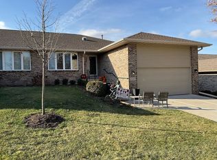 1180 N Crest Dr, Rockford, IL 61107