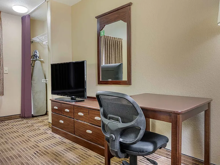 Studio Suite - 1 Queen Bed
