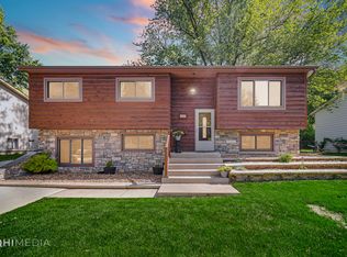 2601 Ravinia Ln, Woodridge, IL 60517