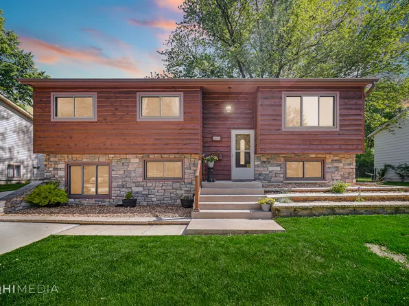 2601 Ravinia Ln, Woodridge, IL 60517