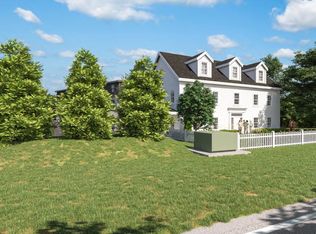 242 S Main St, Newmarket, NH 03857