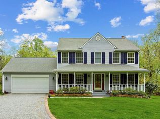 17914 Raven Rocks Rd, Bluemont, VA 20135