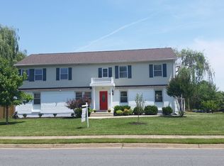 302 Country Club Dr SW, Leesburg, VA 20175